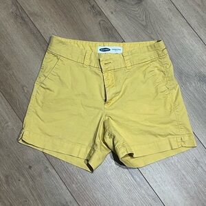 Old Navy Everyday Mid-Rise Mustard Yellow Shorts Women’s size 0